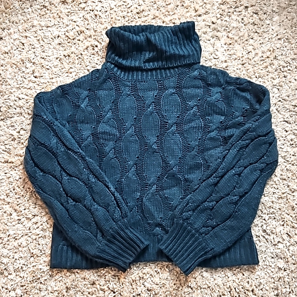 Womens Heavy-weight green turtle neck sweater